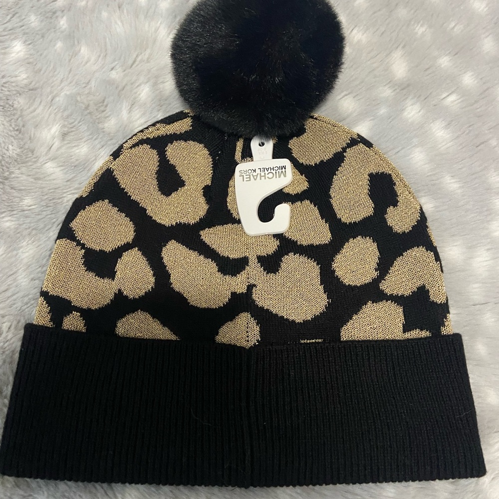 Michael Kors hat New - Picture 2 of 3